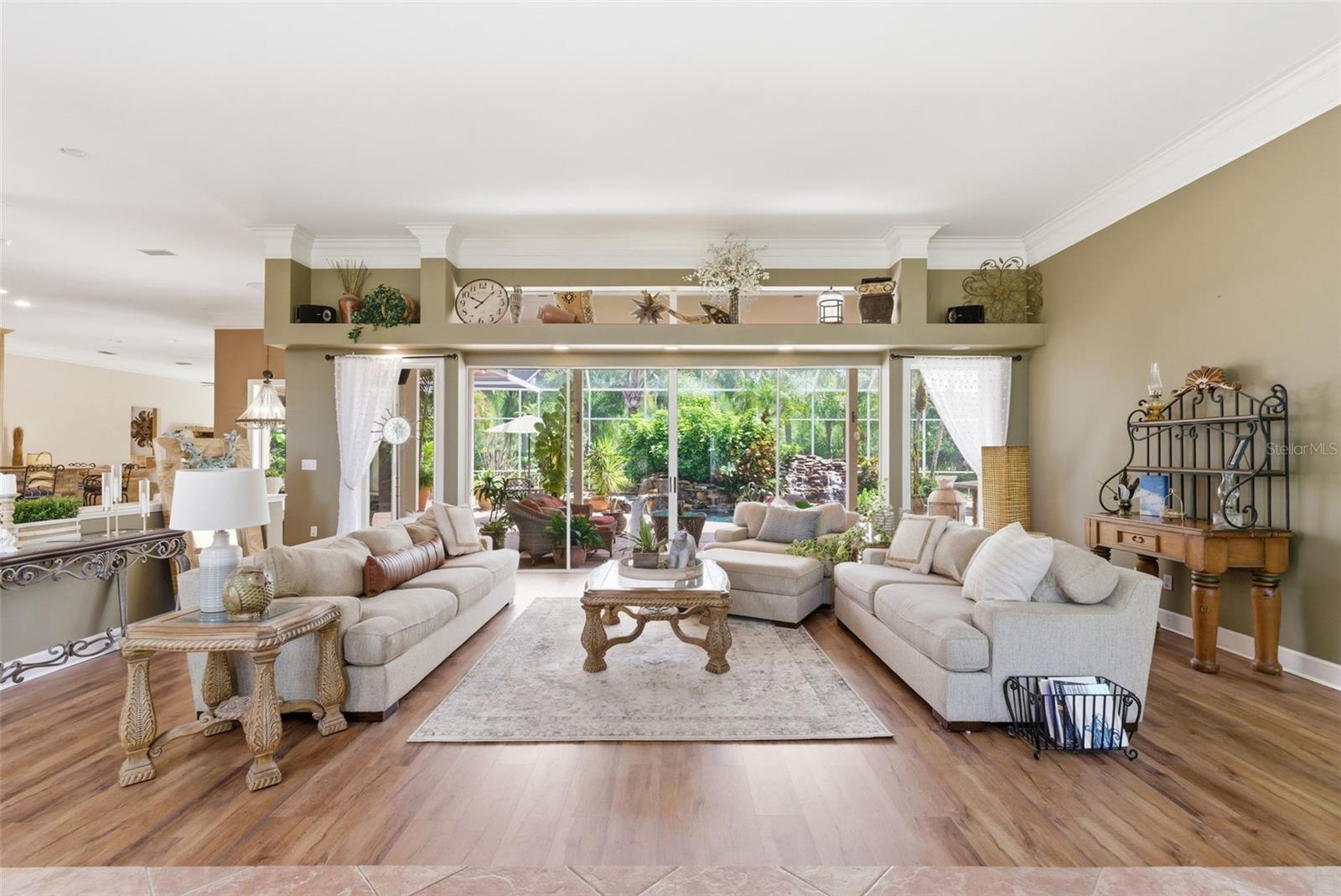 CHEVAL POLO & GOLF CL PHAS - Residential