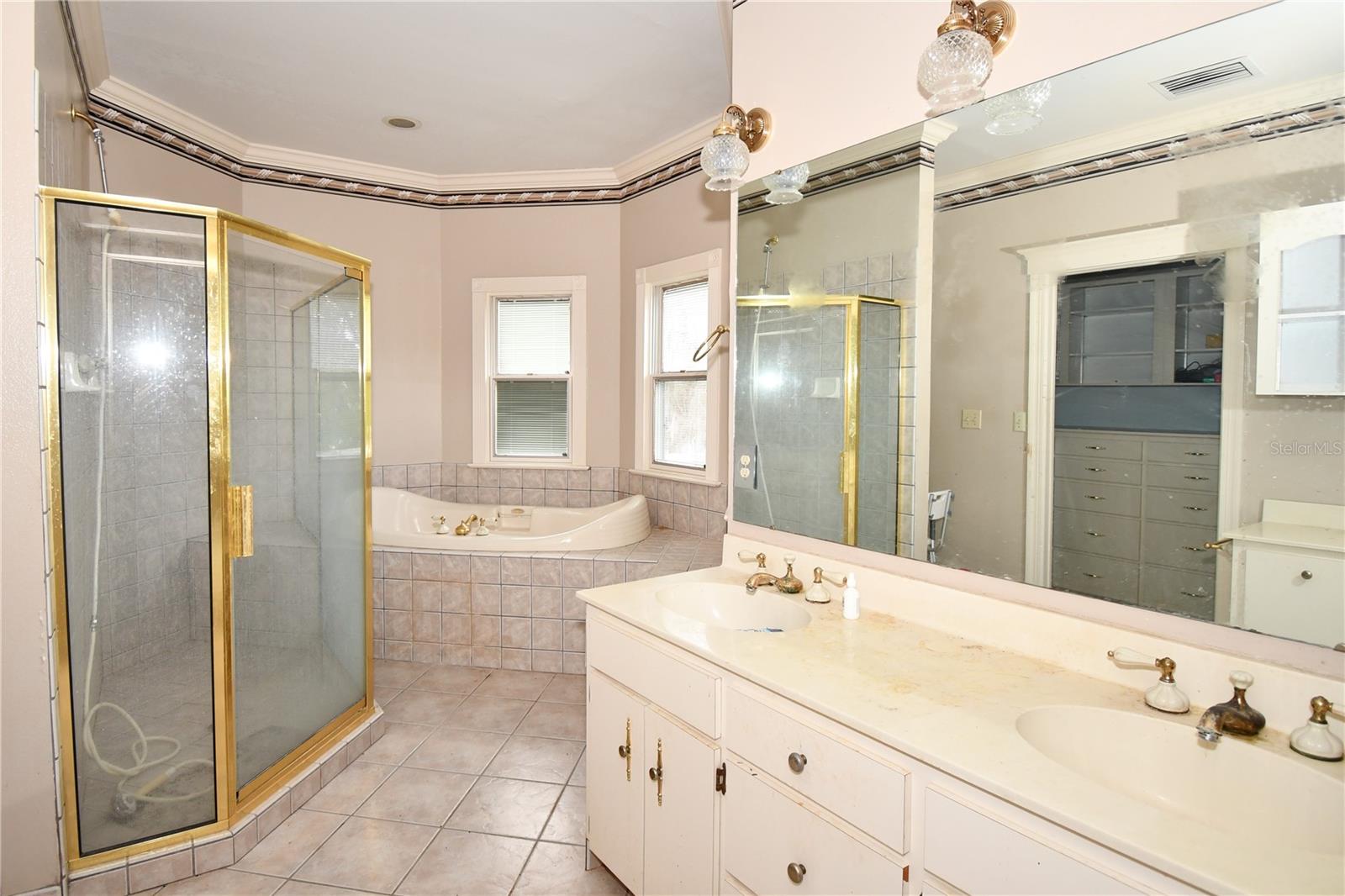 LAKE GERTRUDE - Residential