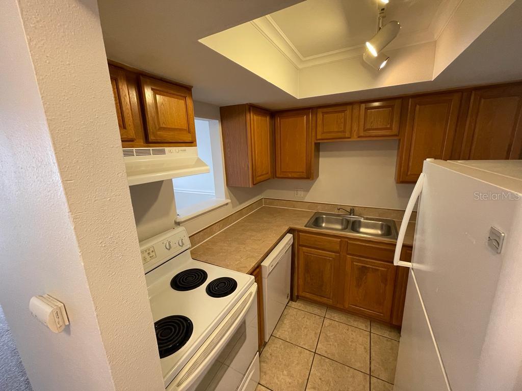 METRO/MICHIGAN PARK CONDO - Residential Lease