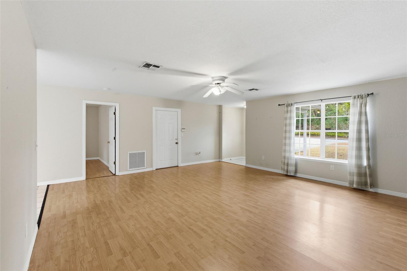 325 E PLYMOUTH AVENUE