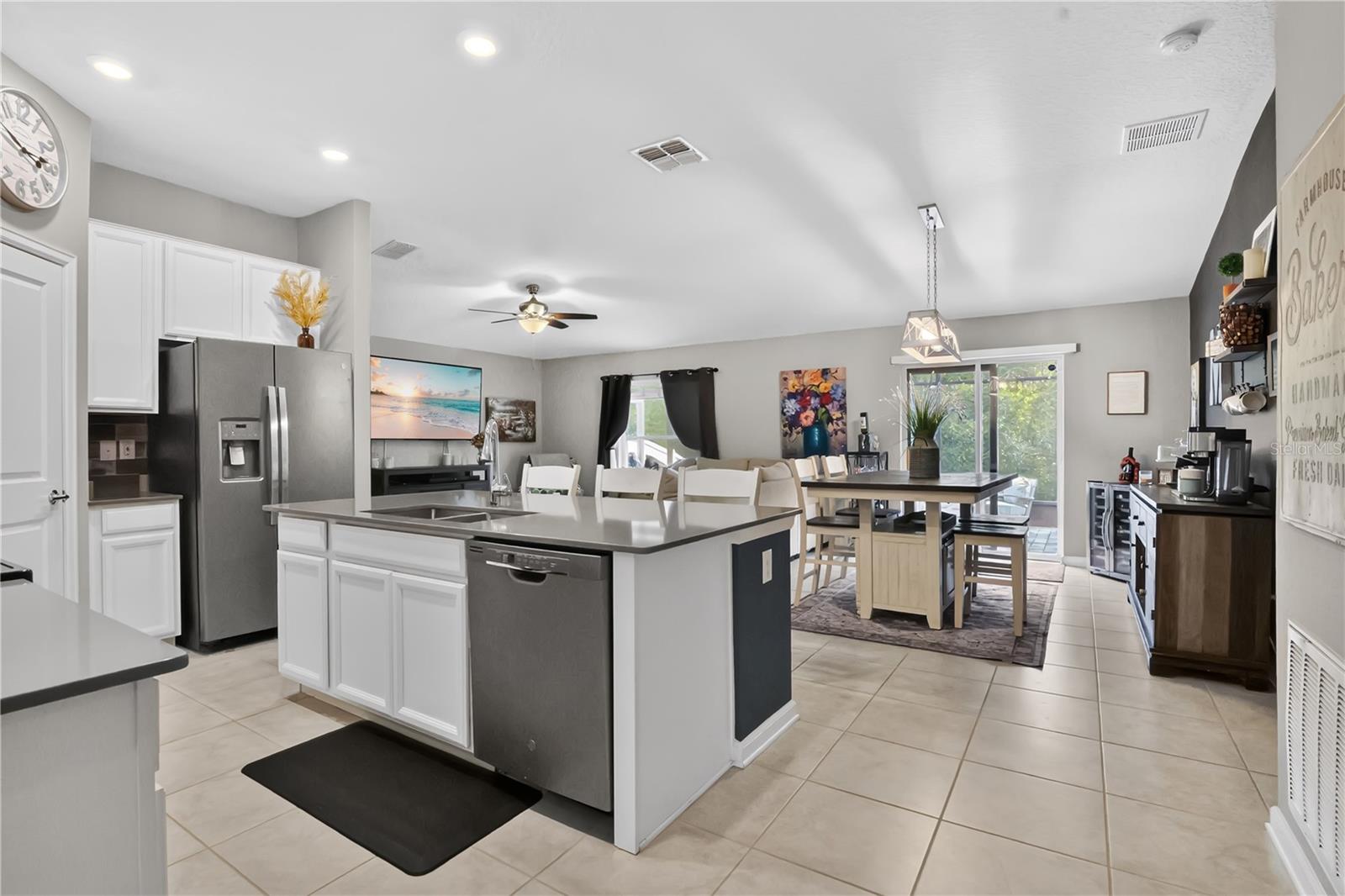 SAWGRASS BAY - Residential