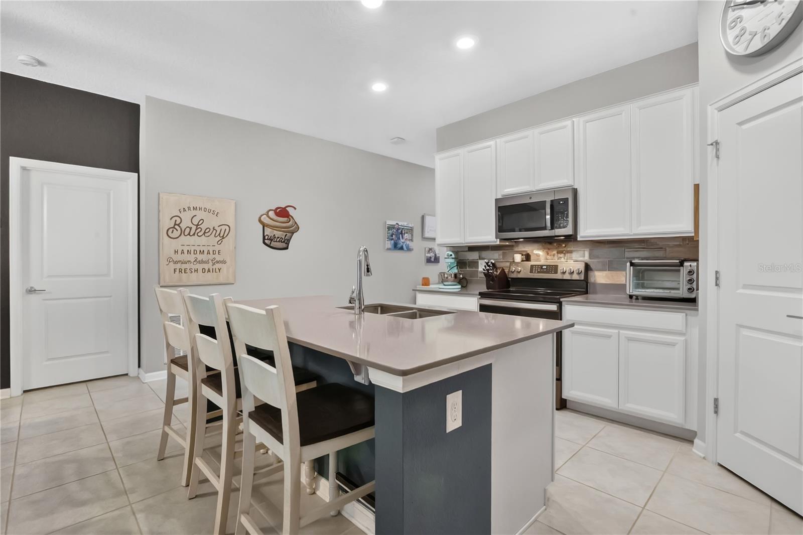 SAWGRASS BAY - Residential