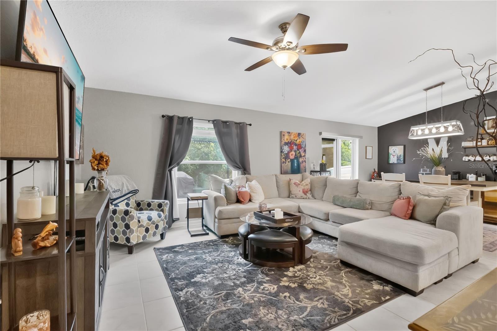 SAWGRASS BAY - Residential