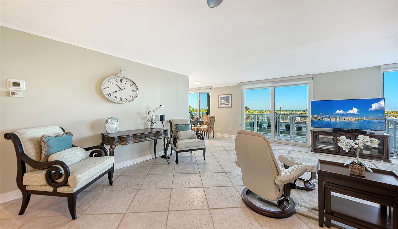2425 GULF OF MEXICO DRIVE 1E, LONGBOAT KEY, FL, 34228 2 2425 GULF OF MEXICO DRIVE 1E