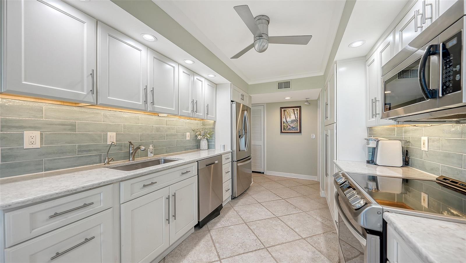 2425 GULF OF MEXICO DRIVE 1E, LONGBOAT KEY, FL, 34228 4 2425 GULF OF MEXICO DRIVE 1E