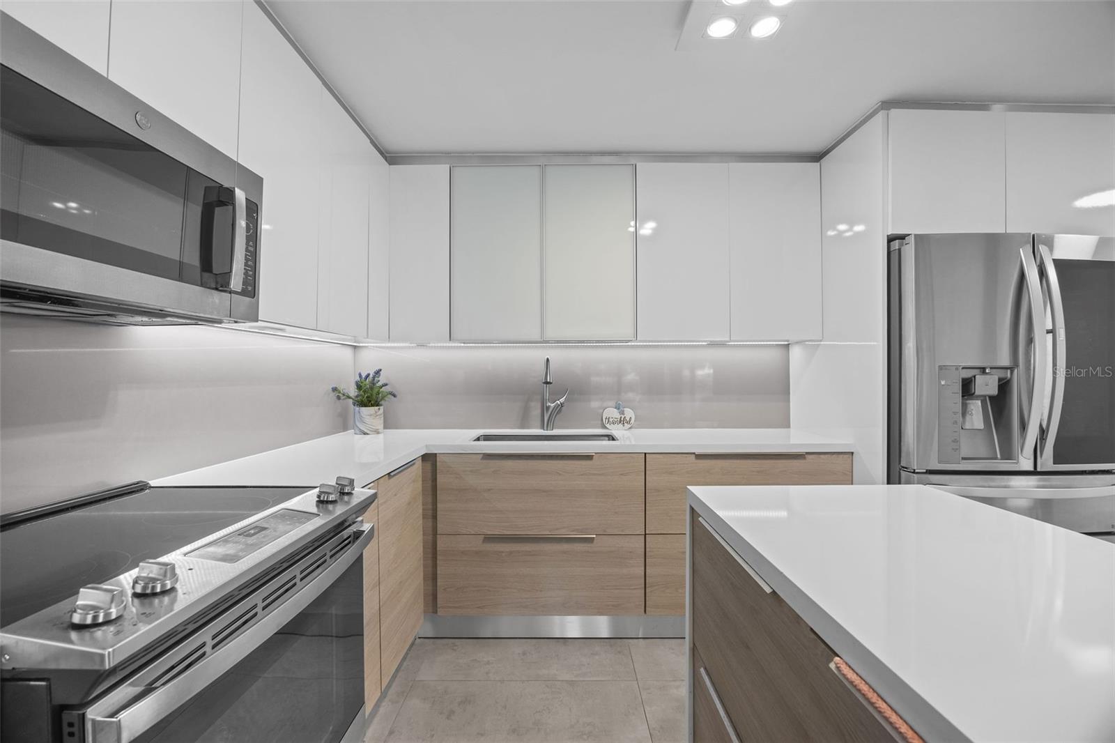 COSTA DORADA - Residential