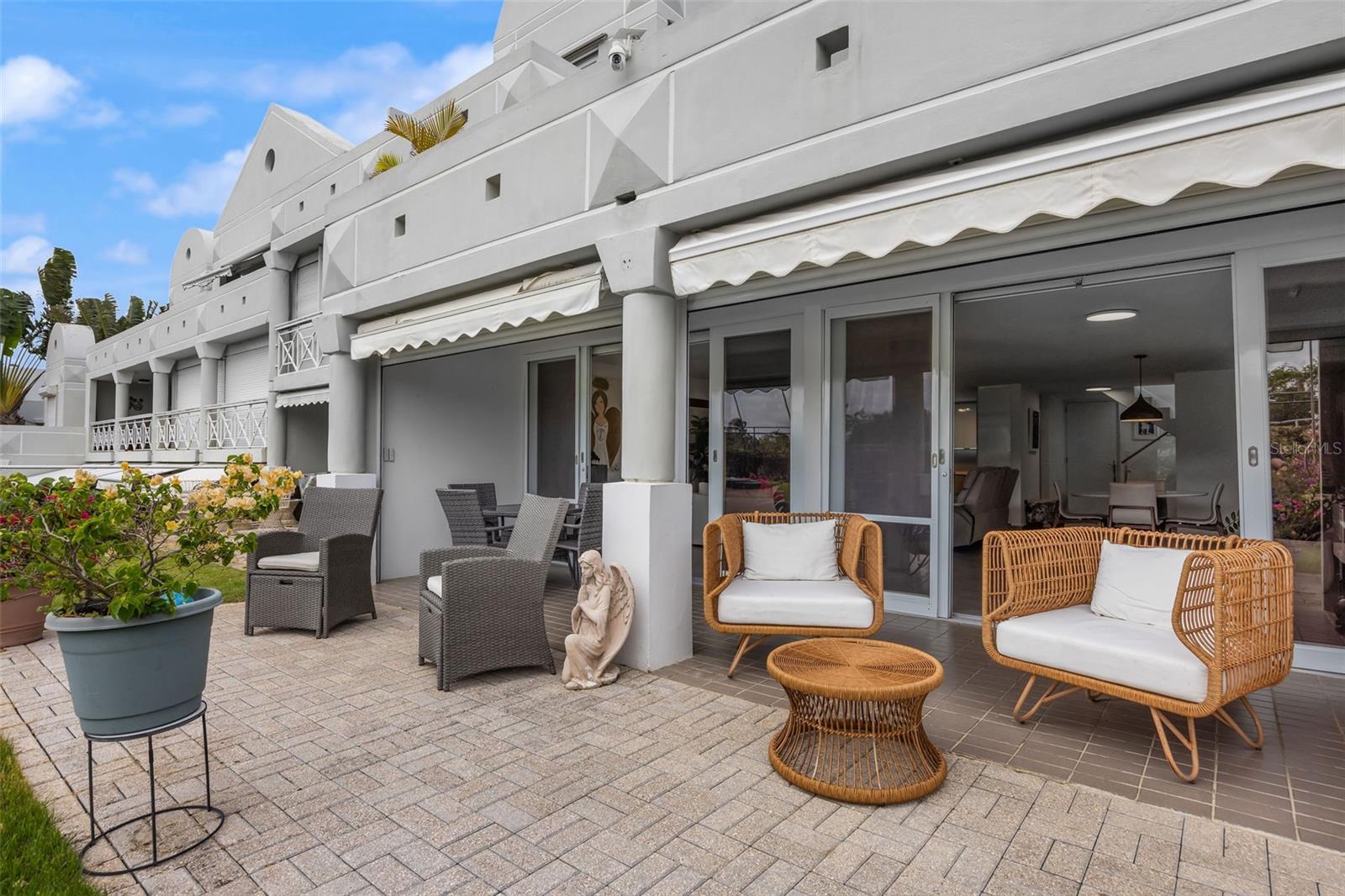 COSTA DORADA - Residential