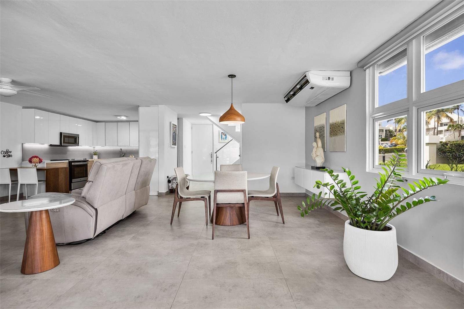 COSTA DORADA - Residential