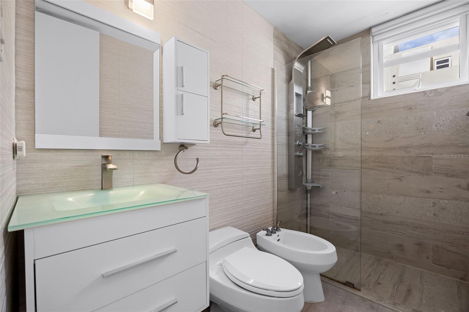 COSTA DORADA - Residential