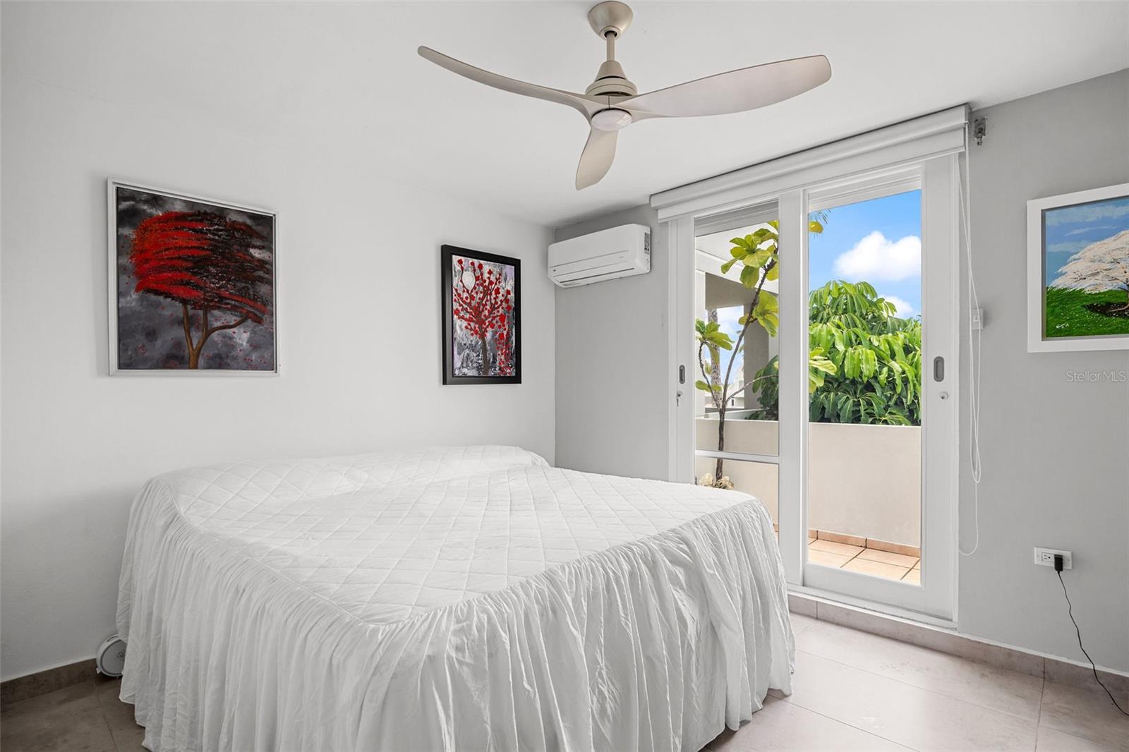 COSTA DORADA - Residential