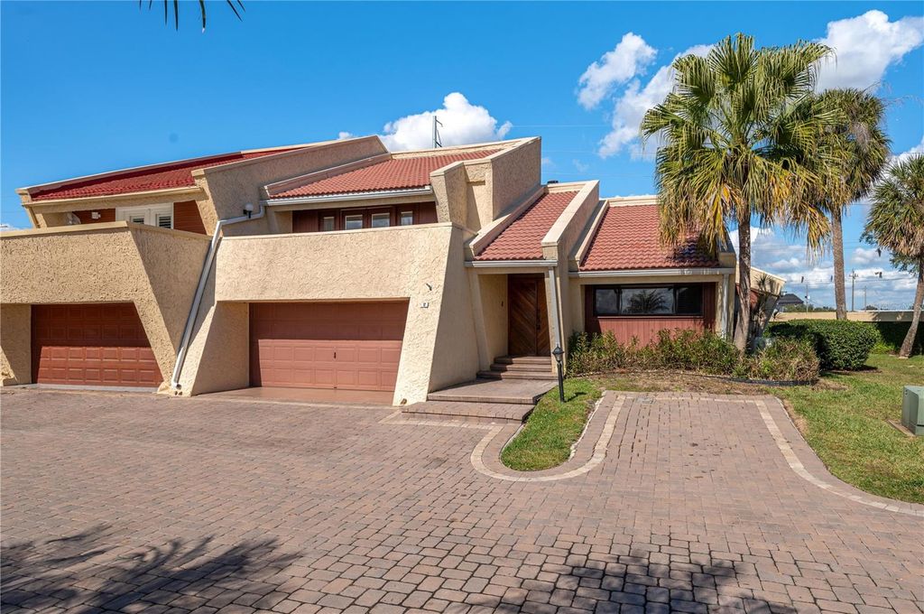 Photo of 2 Casarena Court, Winter Haven, FL 33881 (MLS # L4958770)