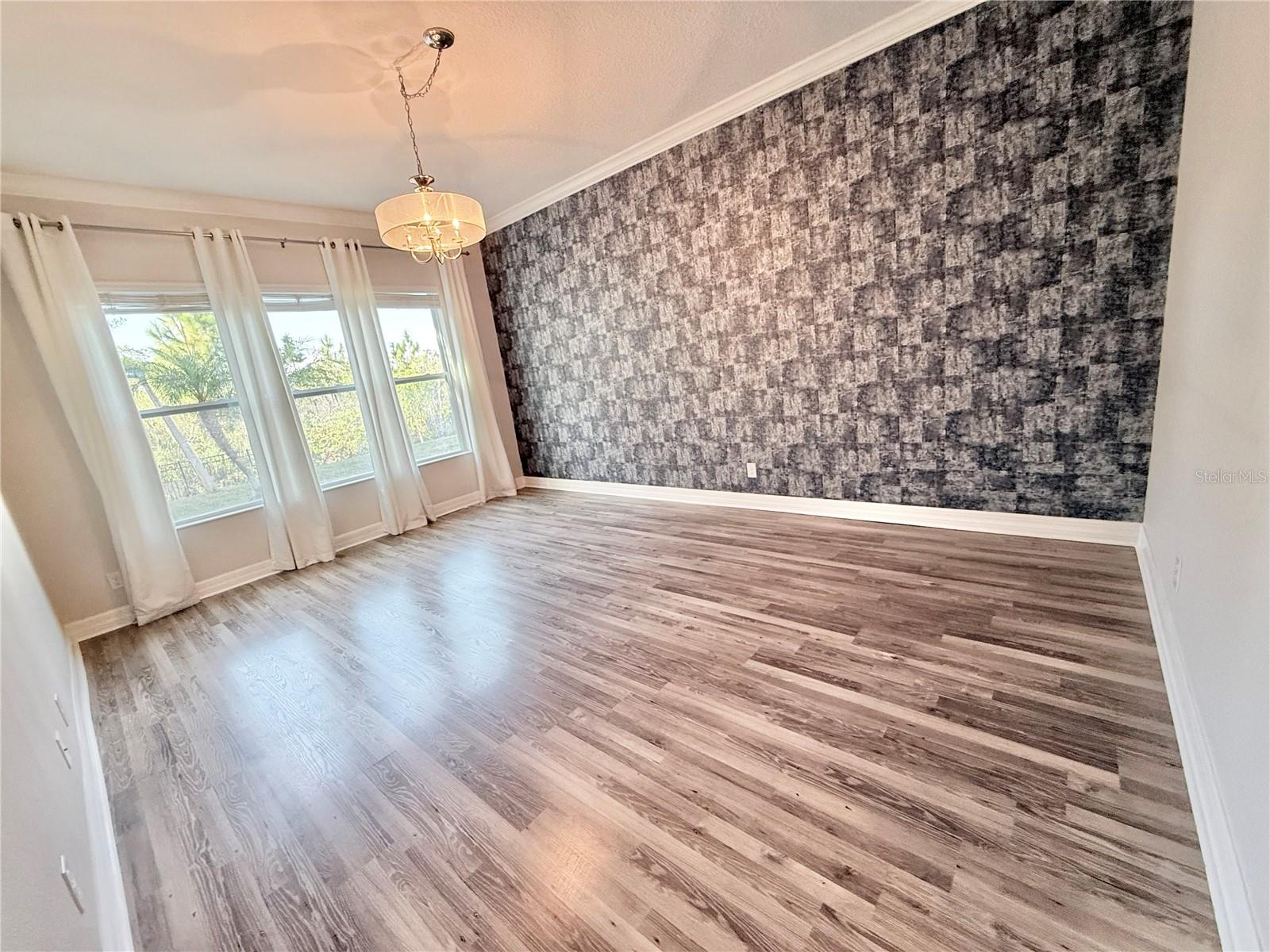 POINTE/HUNTERS CRK - Residential