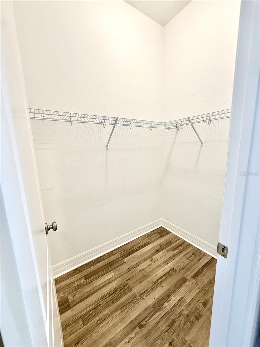 POINTE/HUNTERS CRK - Residential