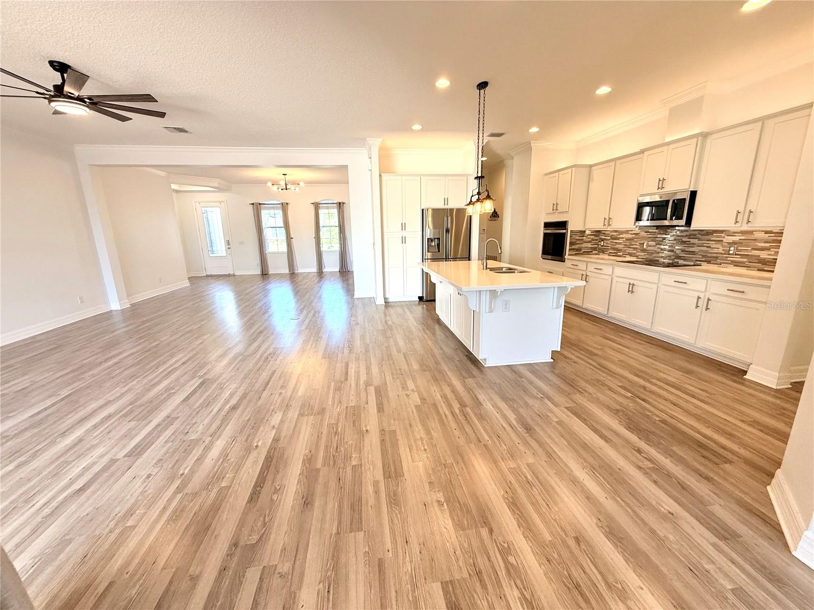 POINTE/HUNTERS CRK - Residential