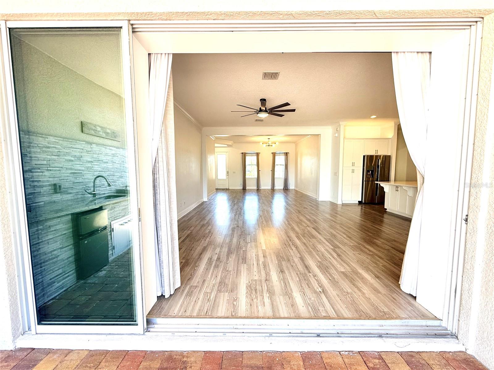 POINTE/HUNTERS CRK - Residential