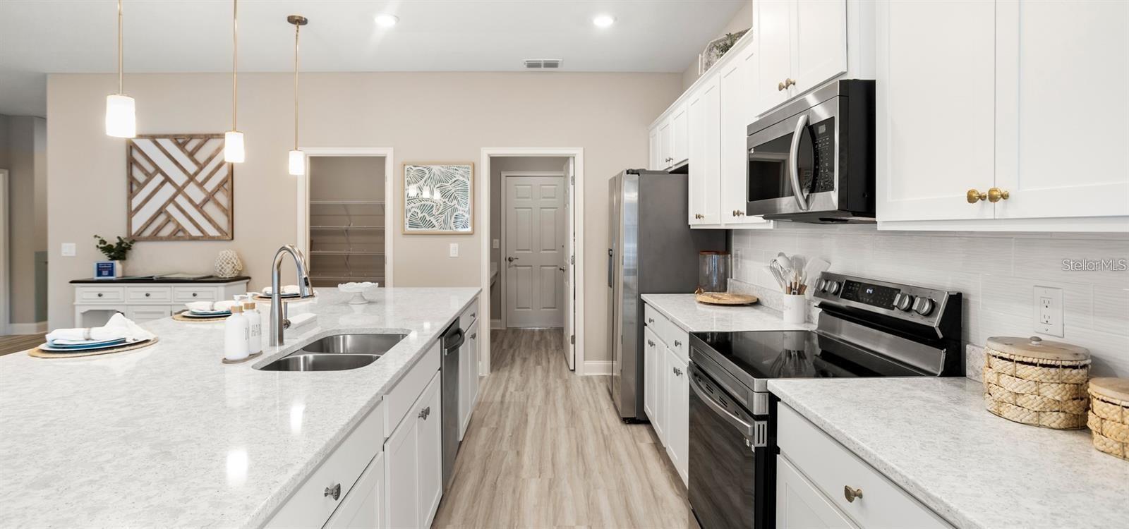 THE LAKES - Residential