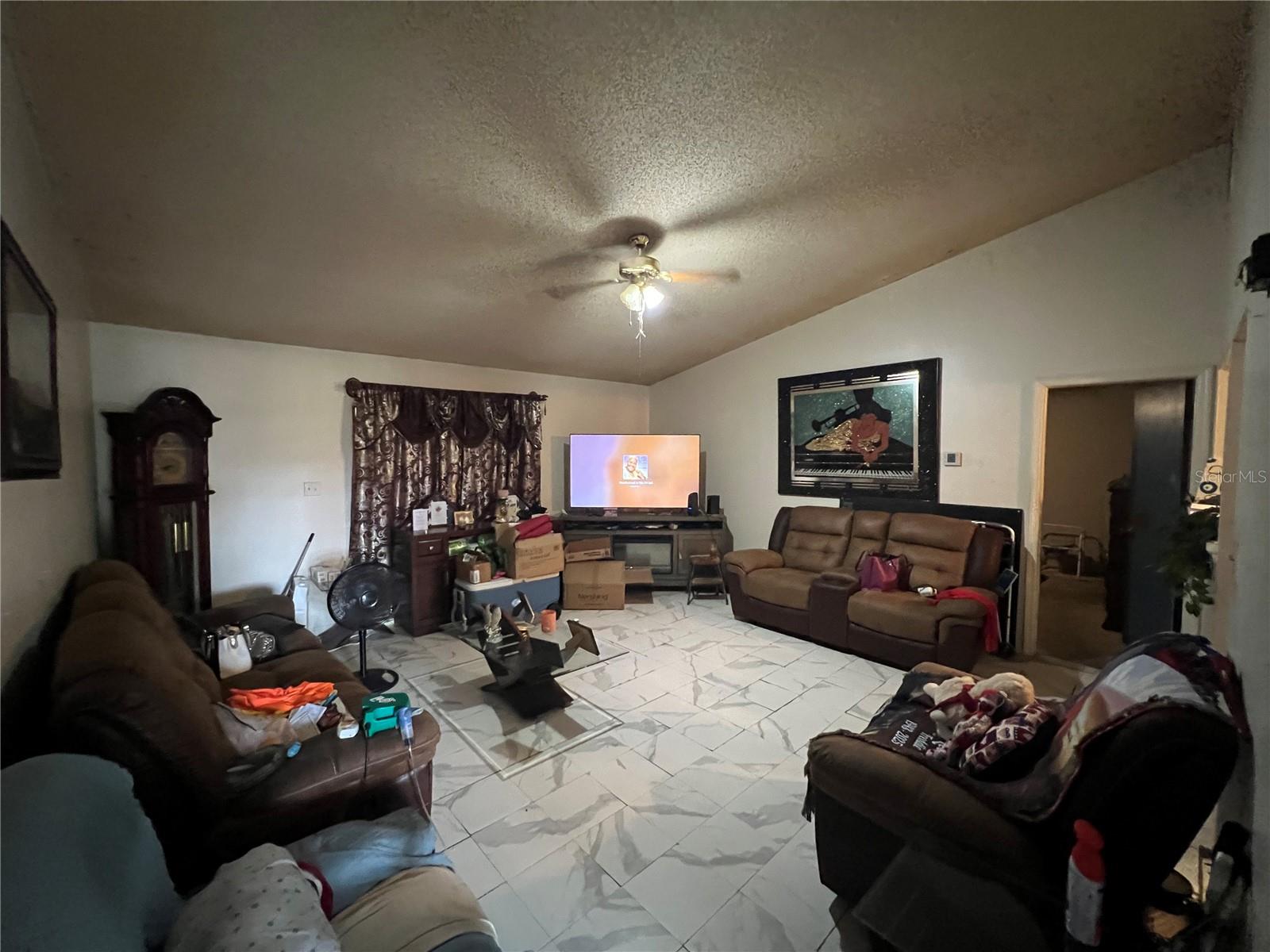2558 EL CAPITAN DRIVE