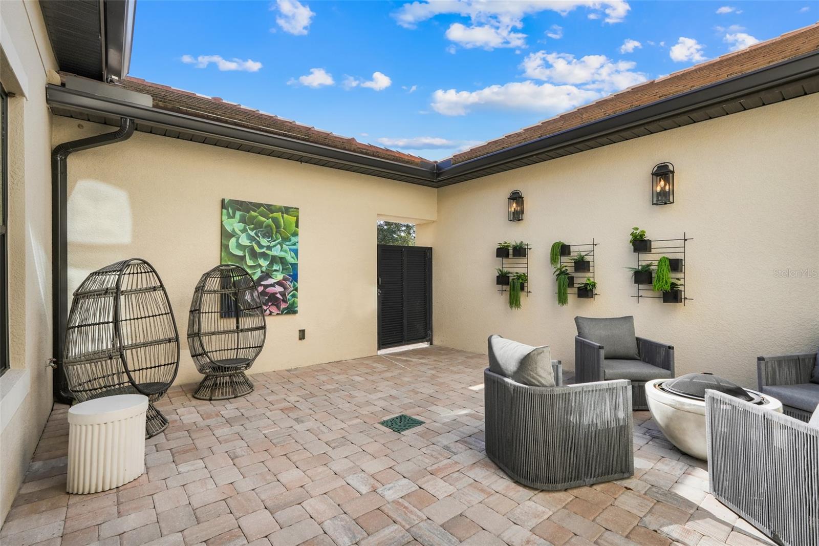 10193 BROCKSPORT CIRCLE