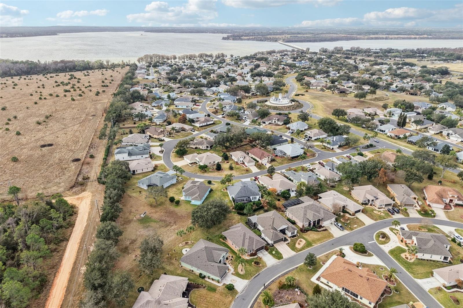 TAVARES ROYAL HARBOR PH 02 LT 179 - Residential