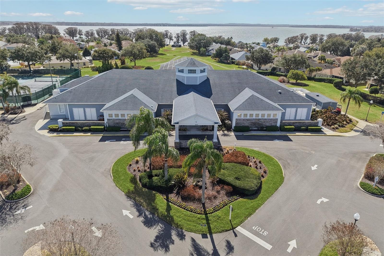 TAVARES ROYAL HARBOR PH 02 LT 179 - Residential