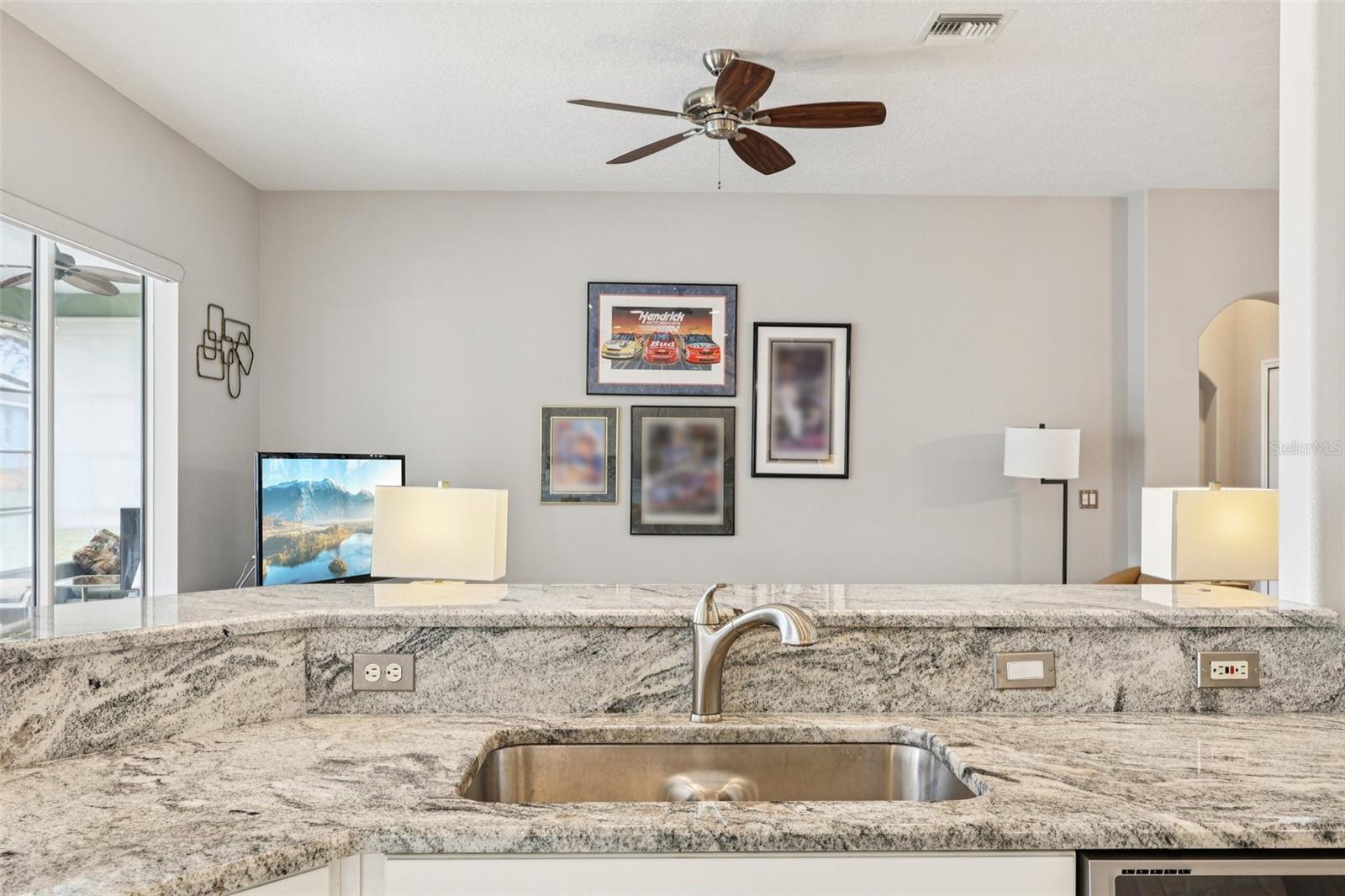 TAVARES ROYAL HARBOR PH 02 LT 179 - Residential