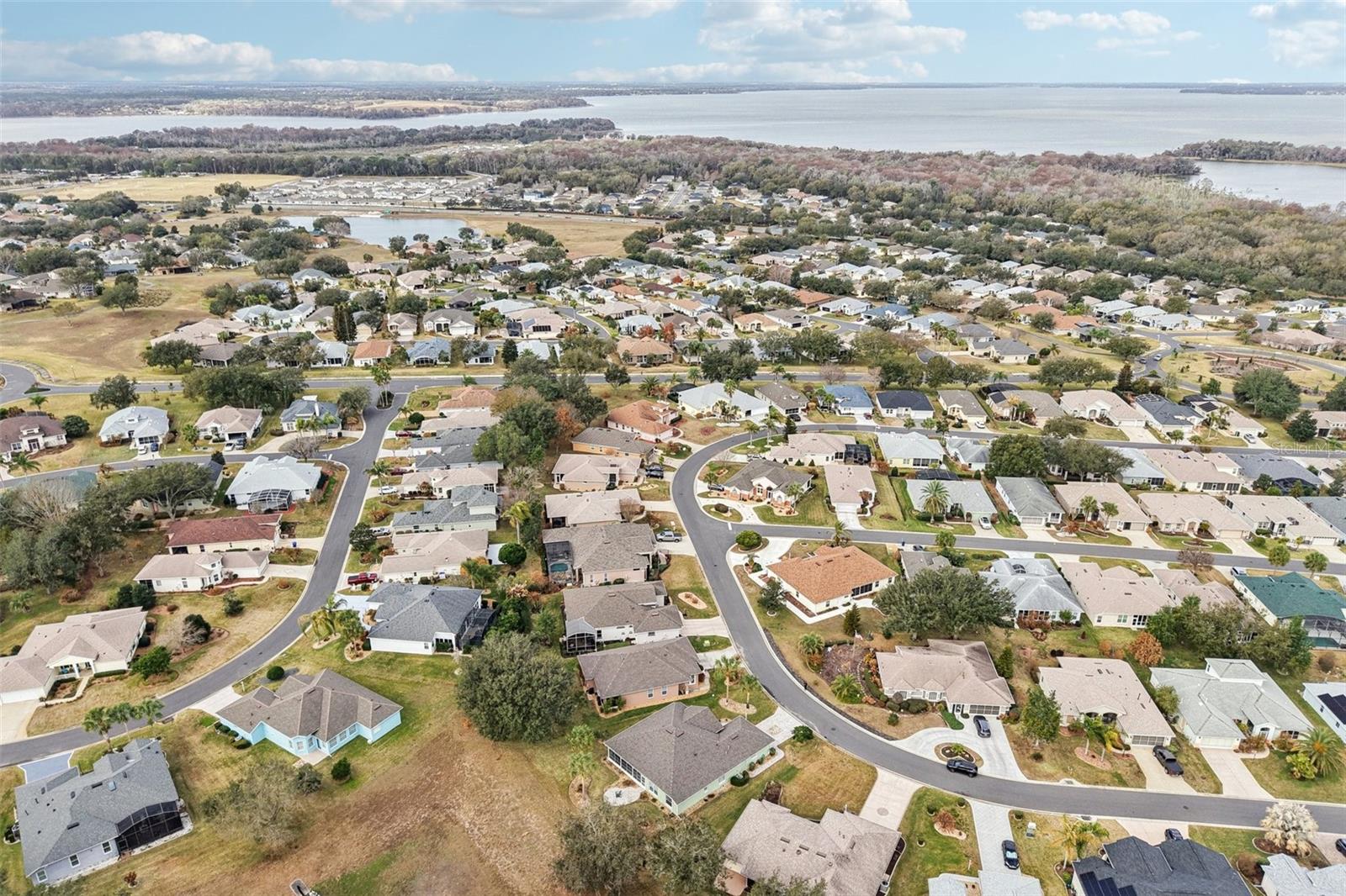 TAVARES ROYAL HARBOR PH 02 LT 179 - Residential