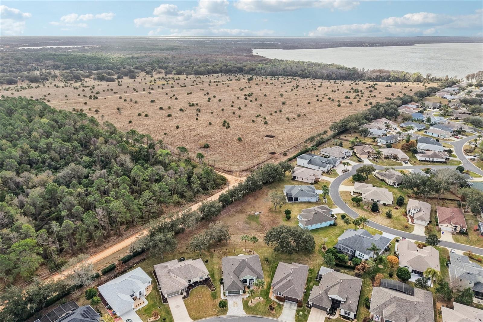 TAVARES ROYAL HARBOR PH 02 LT 179 - Residential