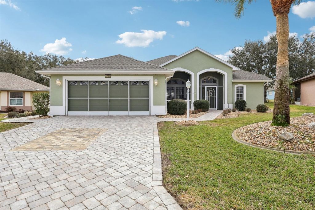 Photo of 5279 Indian Ocean Loop, Tavares, FL 32778 (MLS # G5108034)