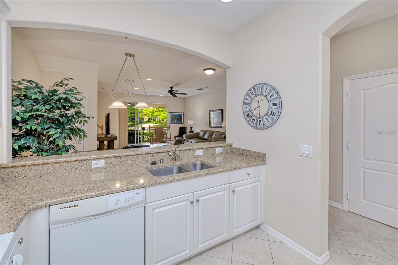 3211 COTTONWOOD BEND 702