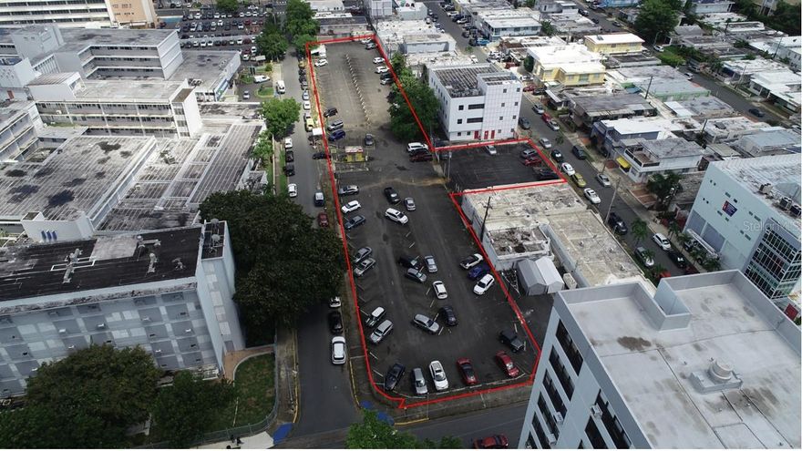 Land available in Hato Rey with a privileged location, right next to the Hospital del Maestro, the La Merced Dev., the Las Americas Expressway and Manuel Domenech Ave. It has an area of approx.4,549 sm, divided into 12 lots of approx. 400sm each, with a mostly rectangular configuration and a wide front. It is currently used as a parking lot with 135 spaces. This space is ideal for developing an urban, residential or mixed-use project. The area is characterized by a high population density and a dynamic mix of uses. Nearby there are residences, multi-family buildings, medical and health service offices, condominiums, senior living, restaurants and passive parks. This diversity contributes to the vitality and attractiveness of the area. The land is zoned R-4, which offers various development possibilities, although some potential uses could require a zoning change. This is an excellent investment opportunity in one of the few available lands of this type in Hato Rey.
