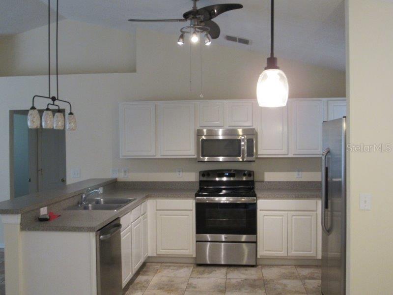 MINNEOLA HIGHLAND OAKS PH 02 LT 01 PB 52 - Residential Lease