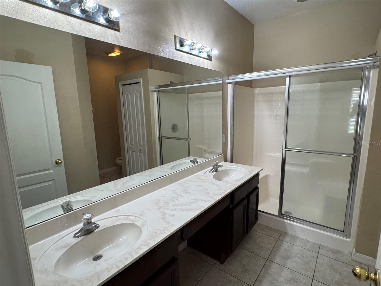 LAS CASCADA PH 01 - Residential Lease