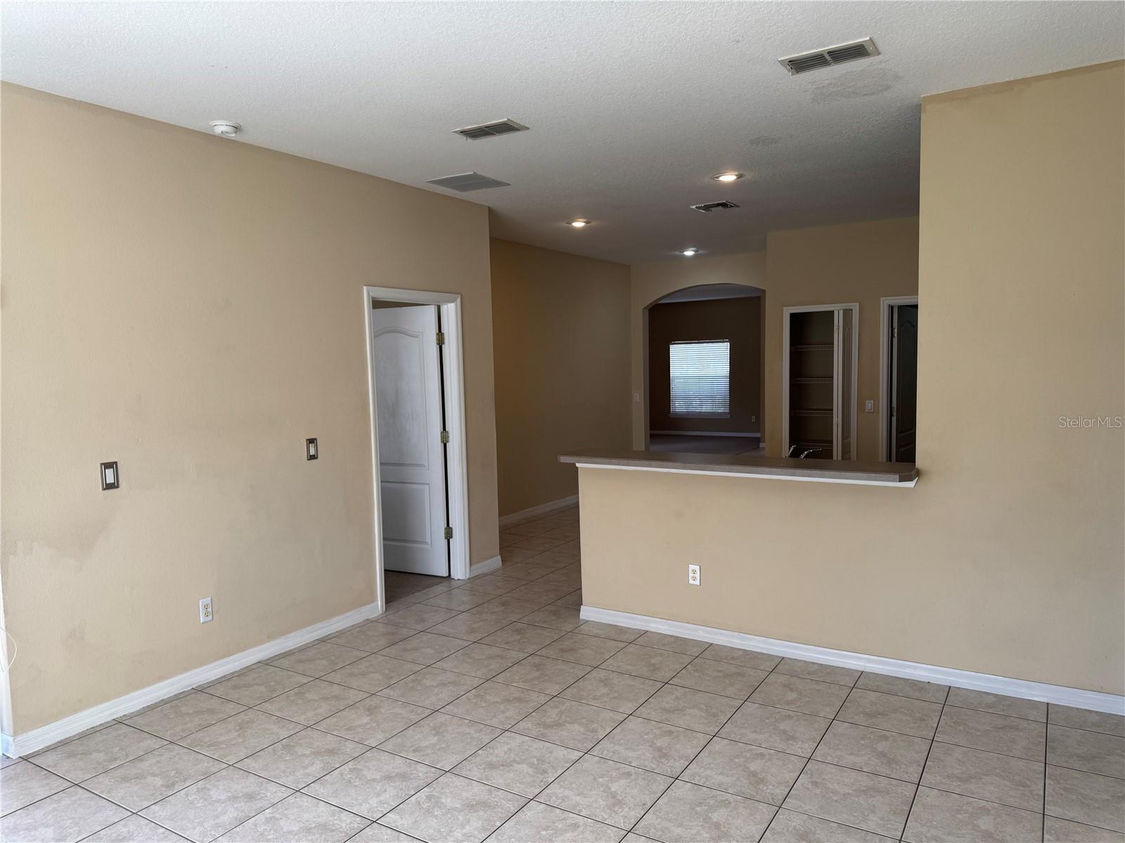 LAS CASCADA PH 01 - Residential Lease