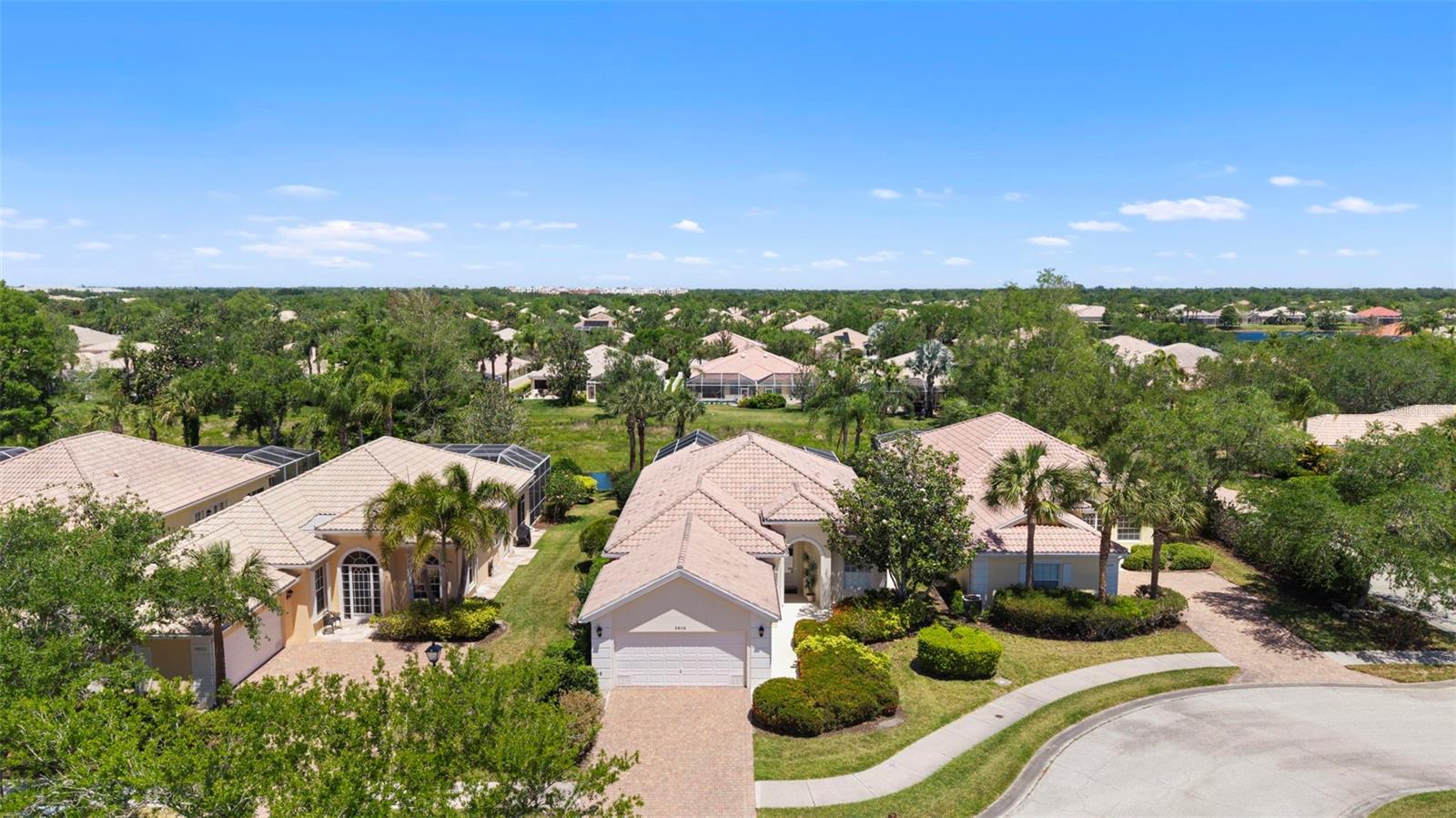 VILLAGEWALK - Residential