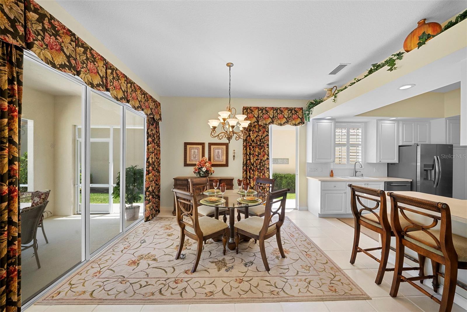 VILLAGEWALK - Residential