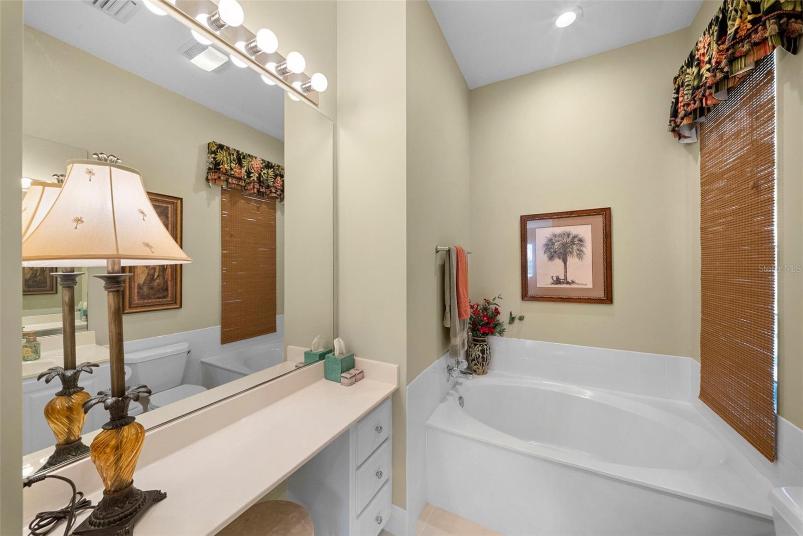 VILLAGEWALK - Residential