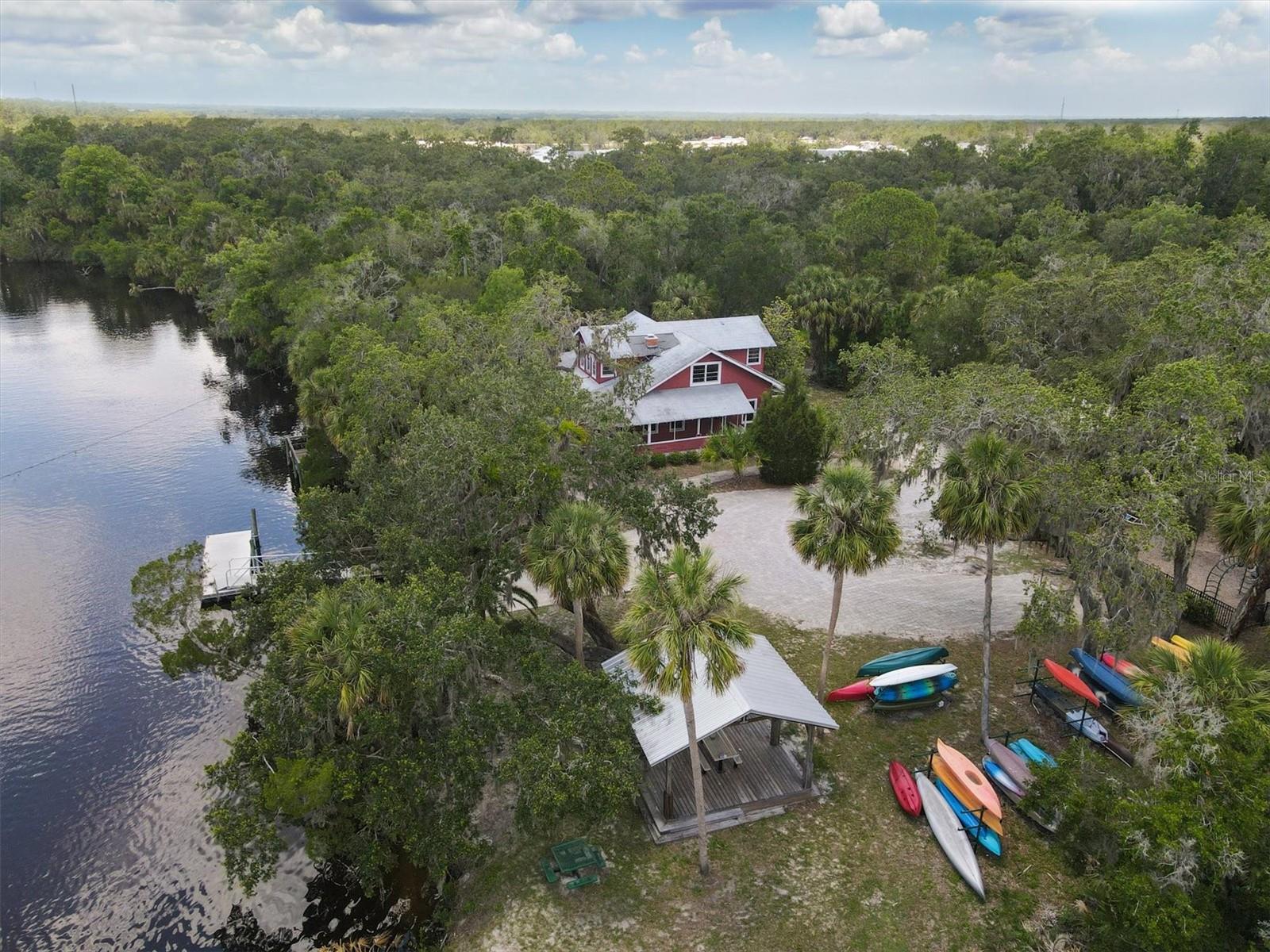 TWIN RIVERS - Residential