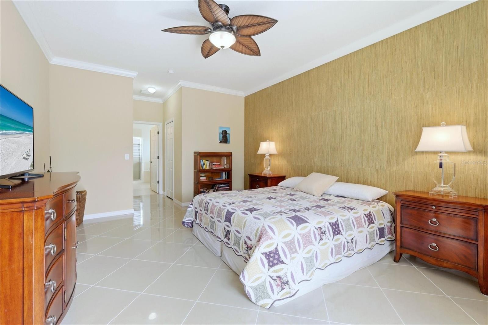 TWIN RIVERS - Residential