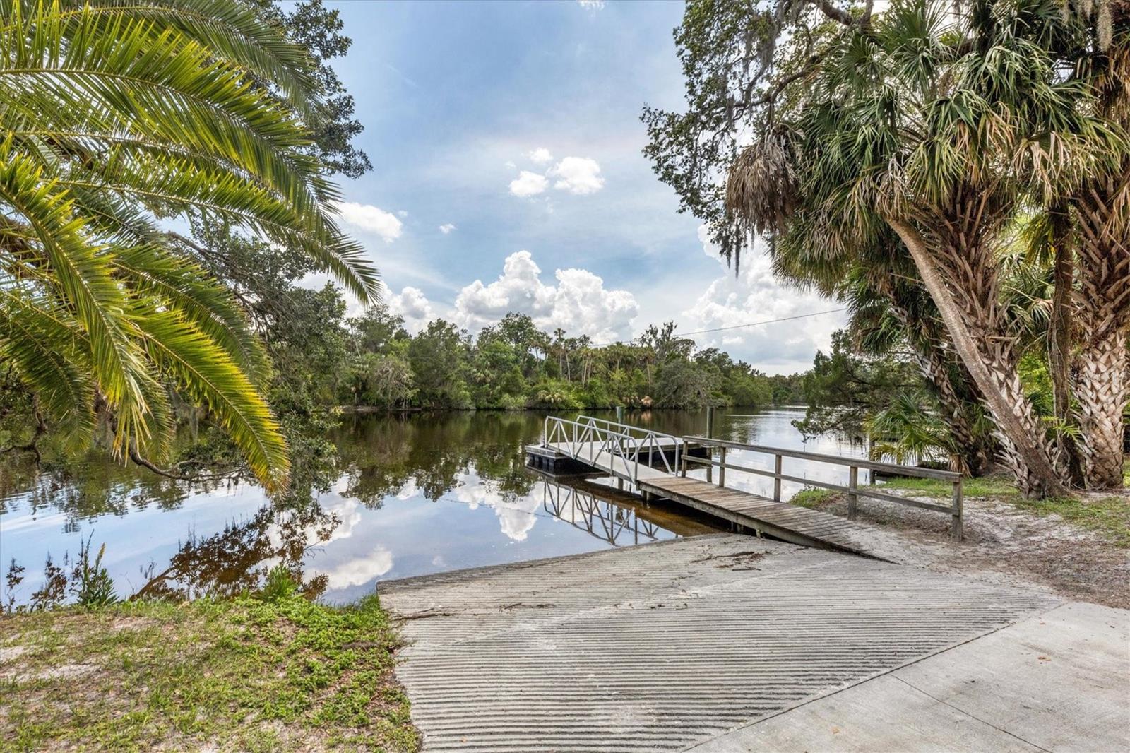 TWIN RIVERS - Residential