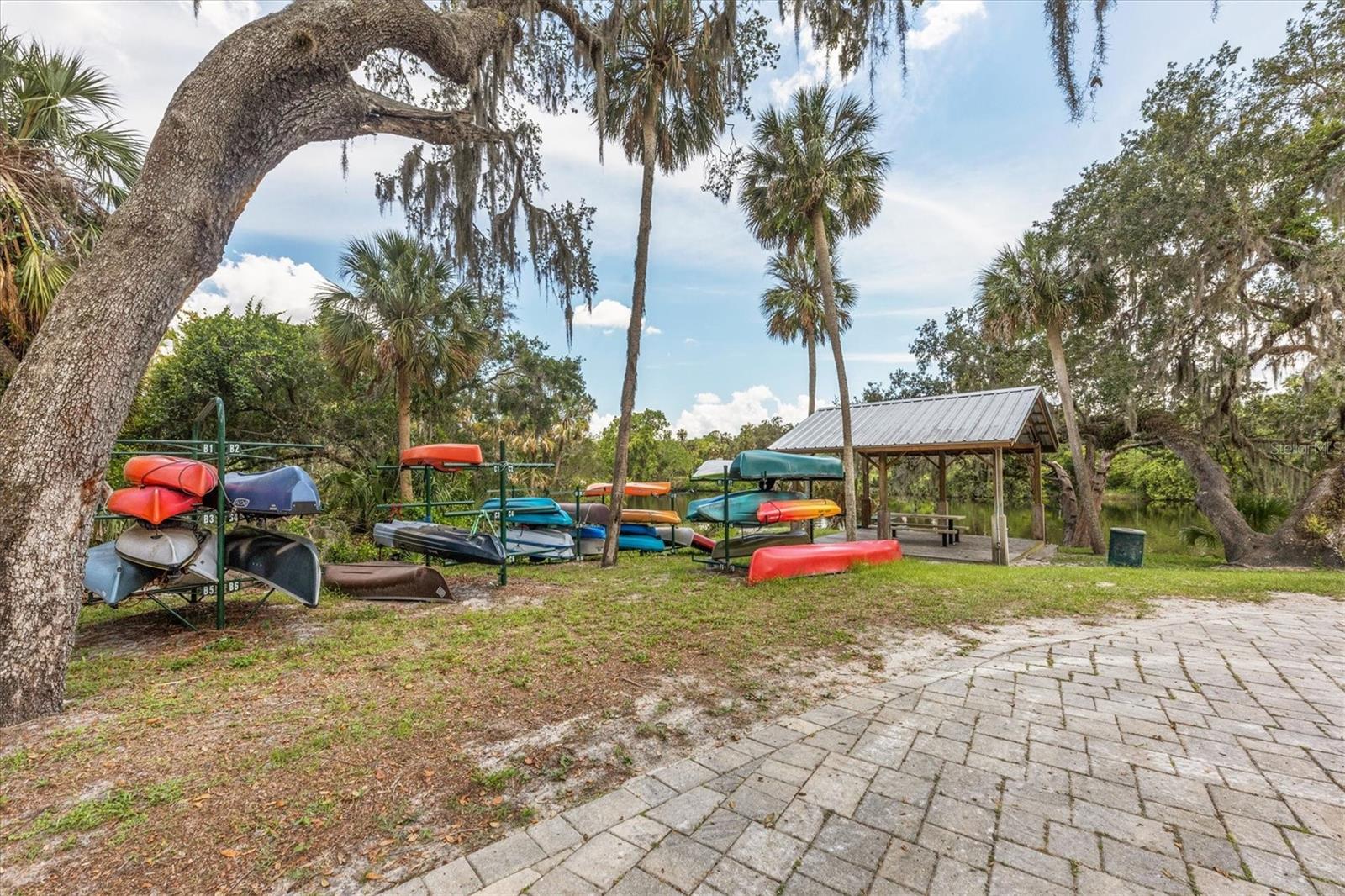 TWIN RIVERS - Residential