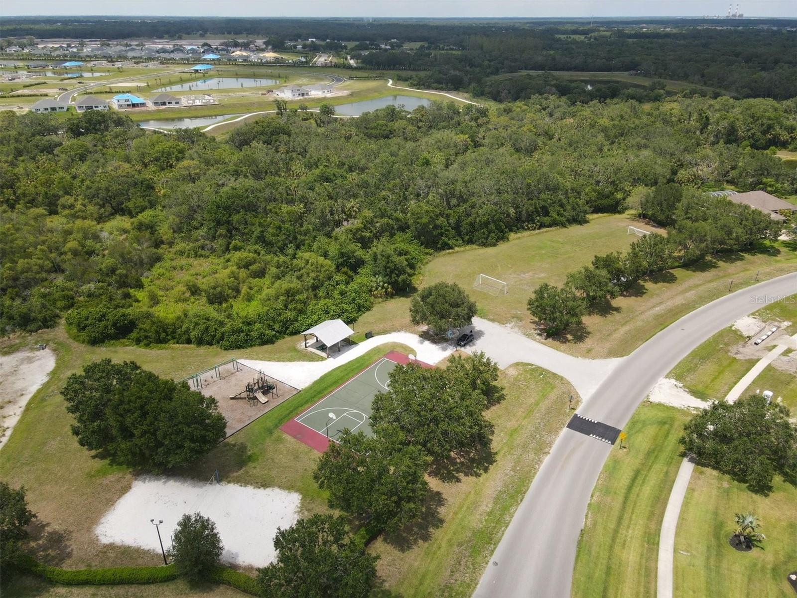 TWIN RIVERS - Residential