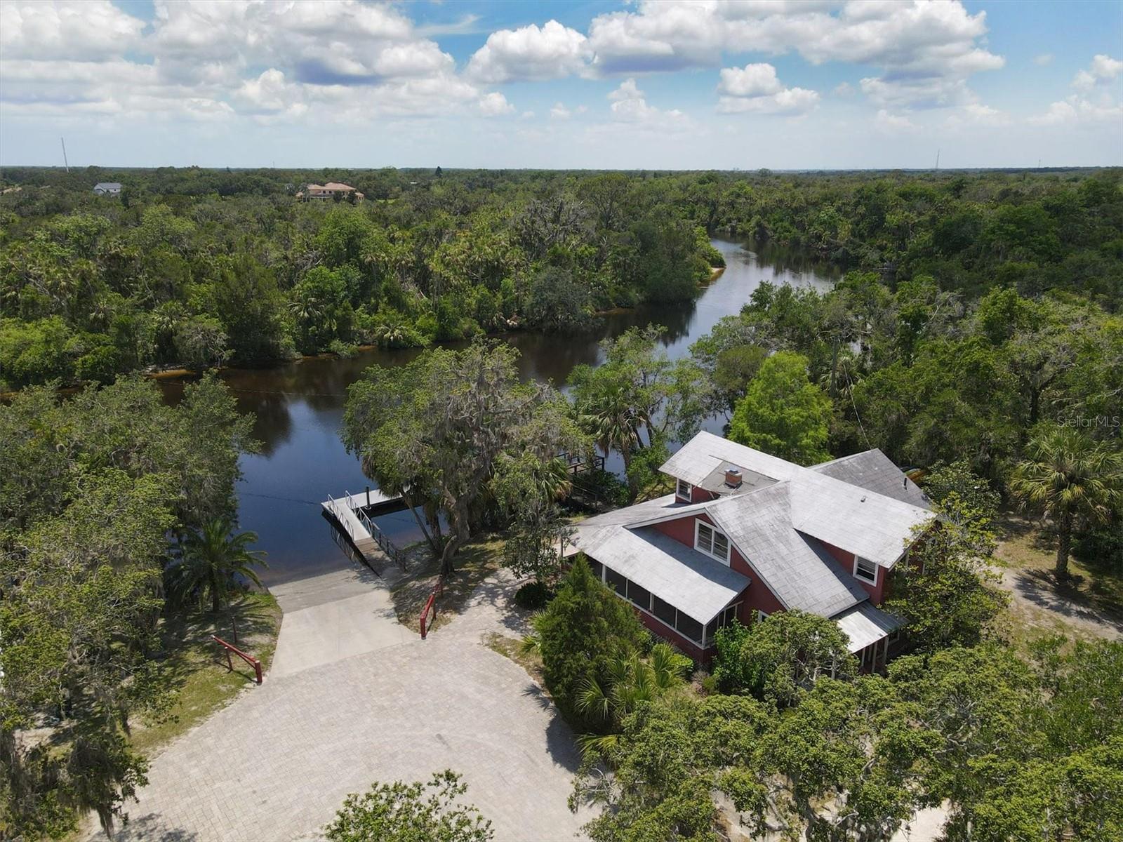 TWIN RIVERS - Residential