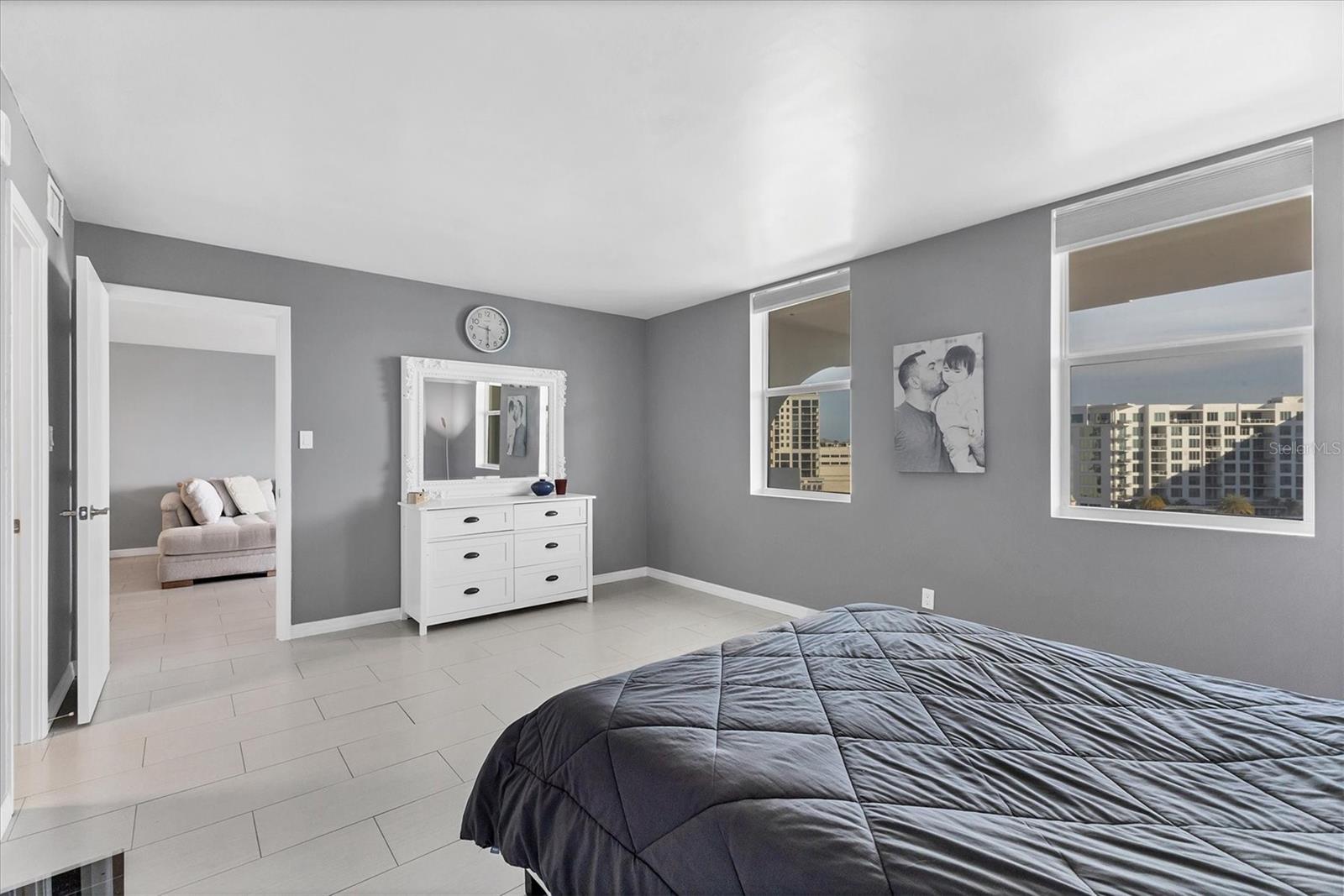 DOLPHIN TOWER - Residential