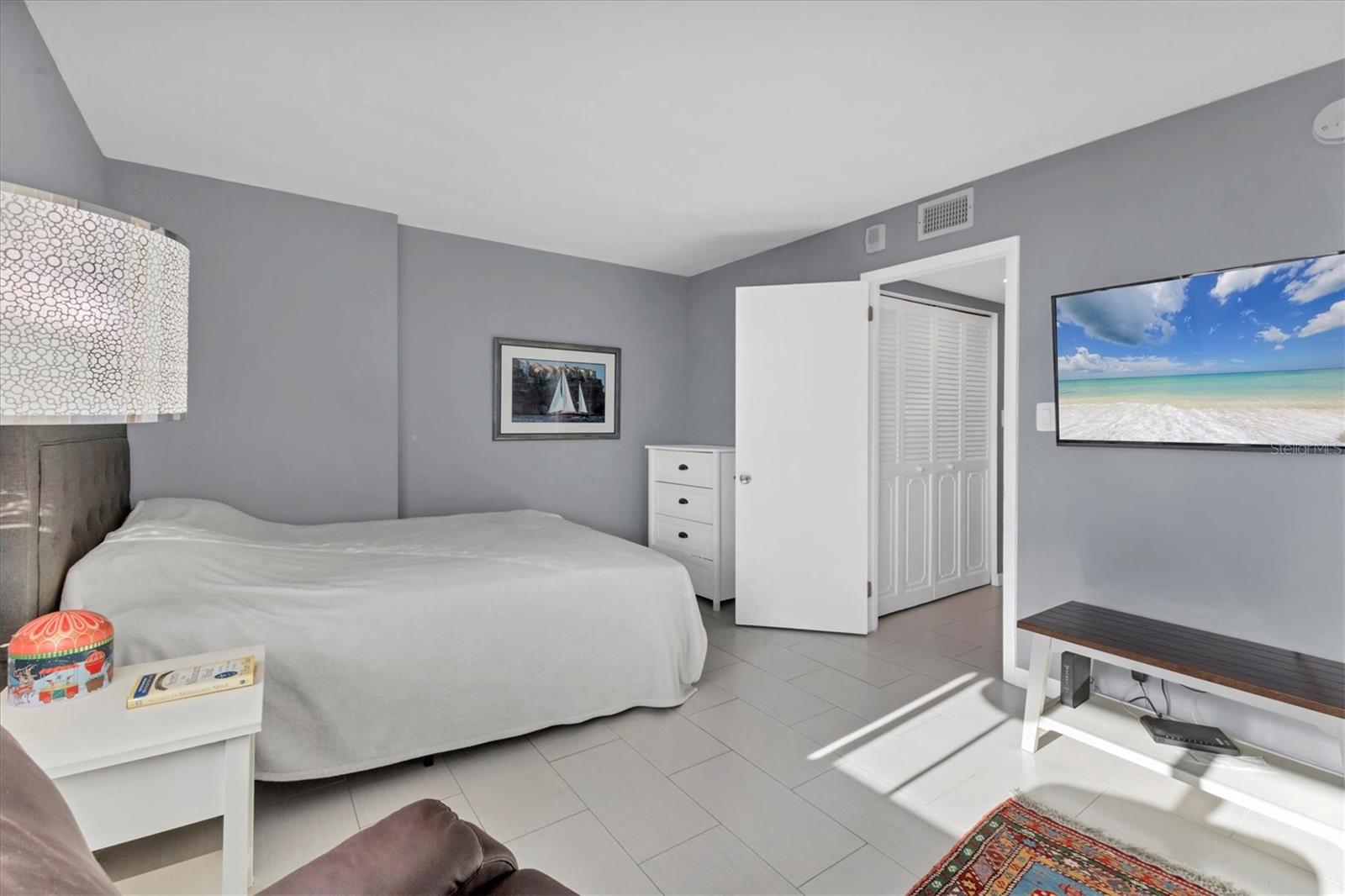 DOLPHIN TOWER - Residential