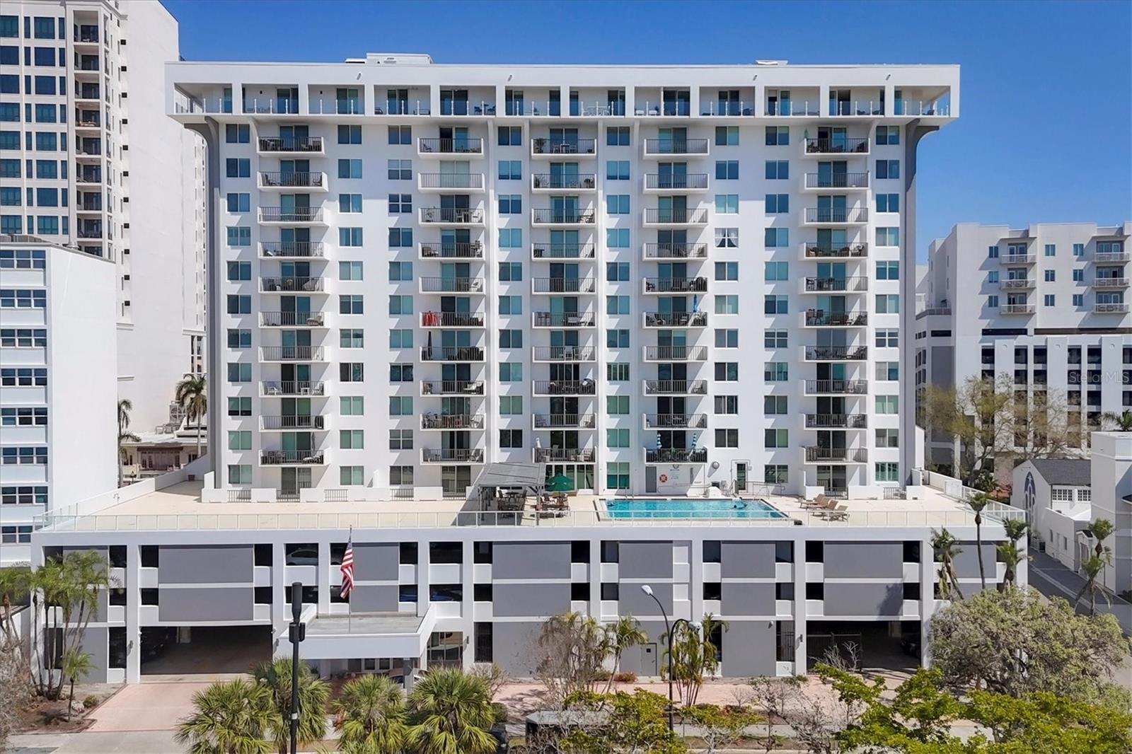 DOLPHIN TOWER - Residential