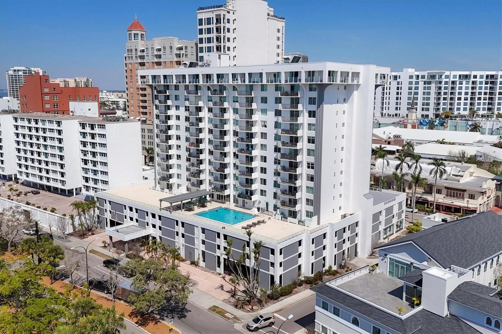 DOLPHIN TOWER - Residential