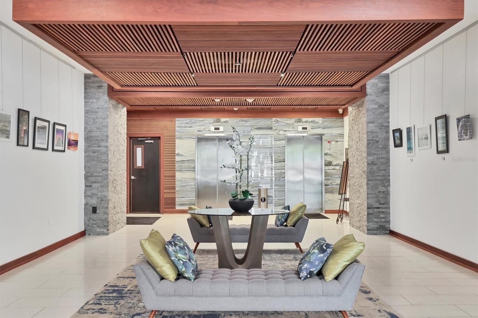 DOLPHIN TOWER - Residential