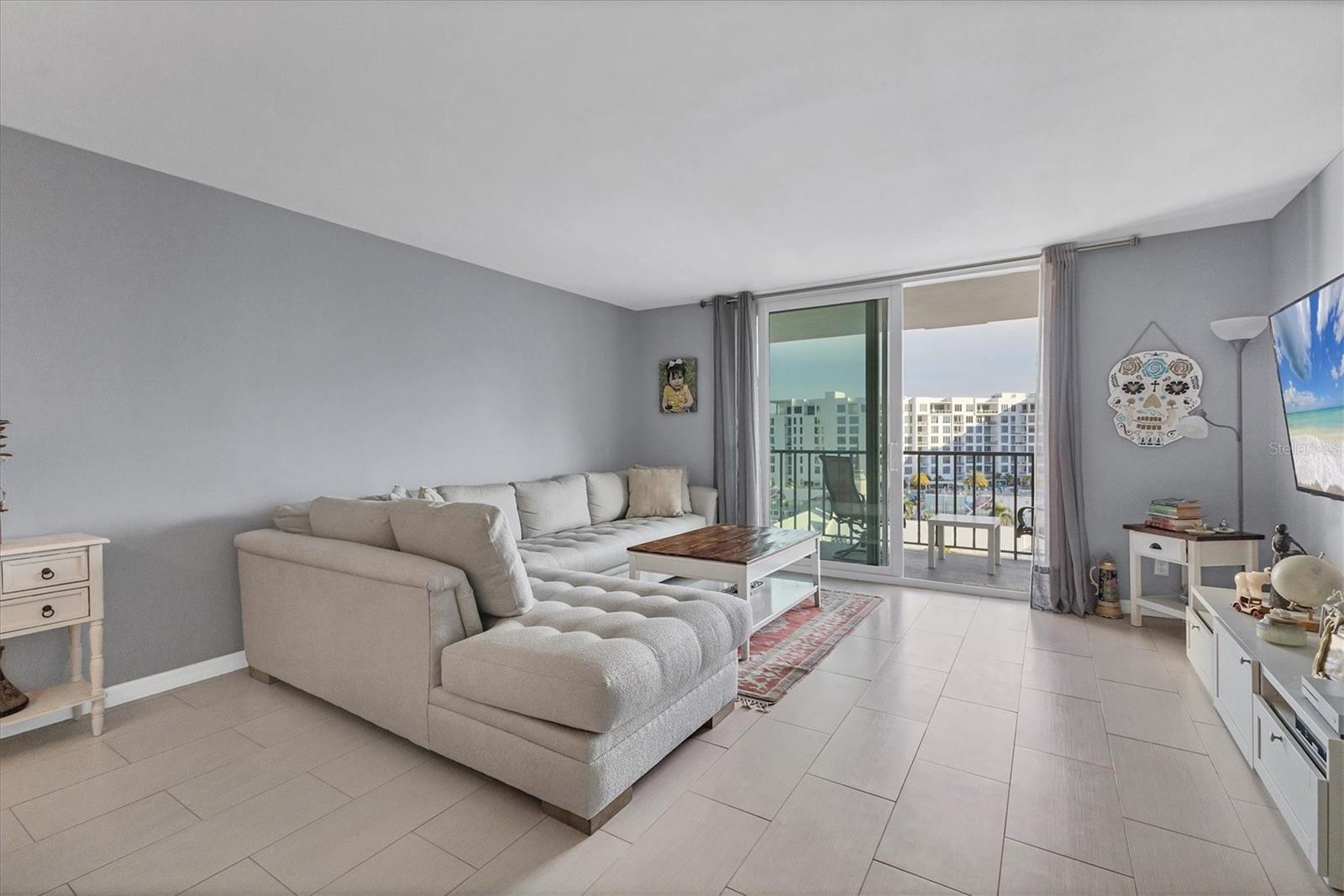 DOLPHIN TOWER - Residential