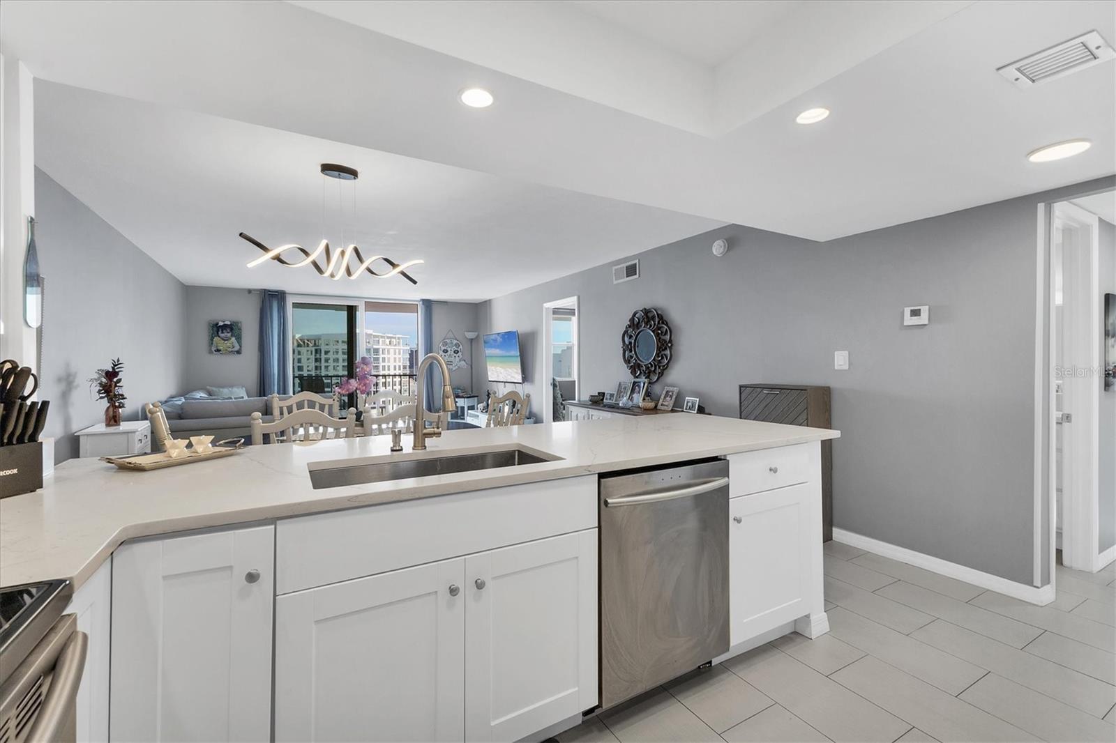 DOLPHIN TOWER - Residential