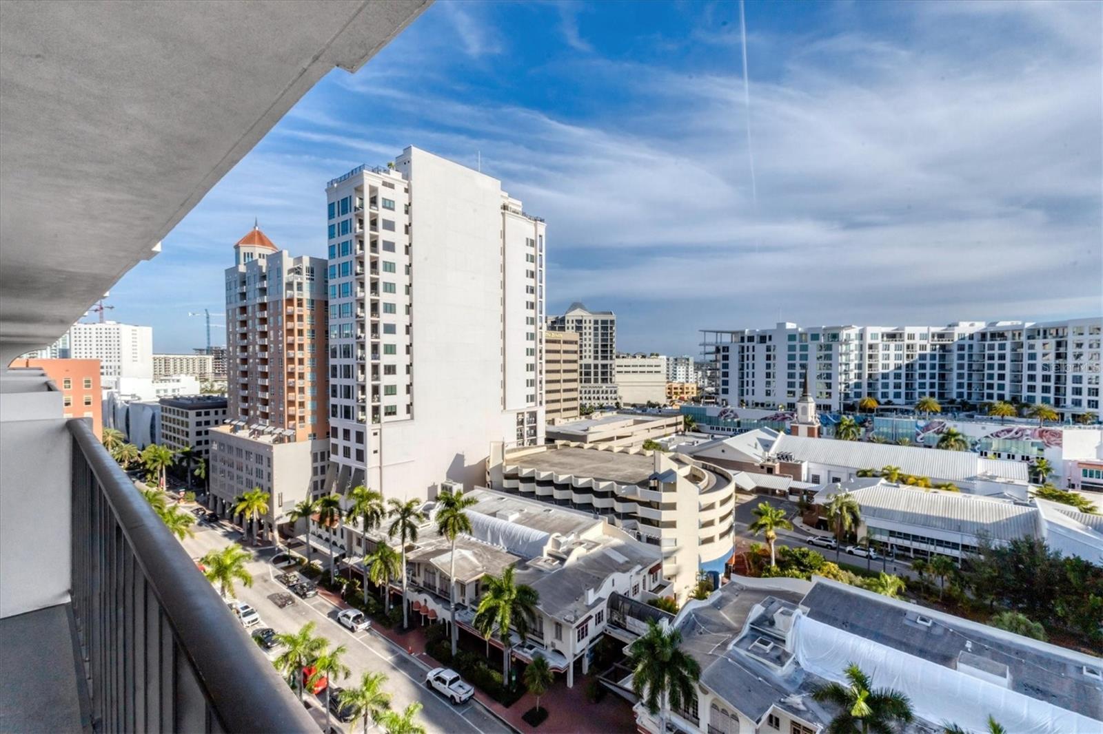 DOLPHIN TOWER - Residential